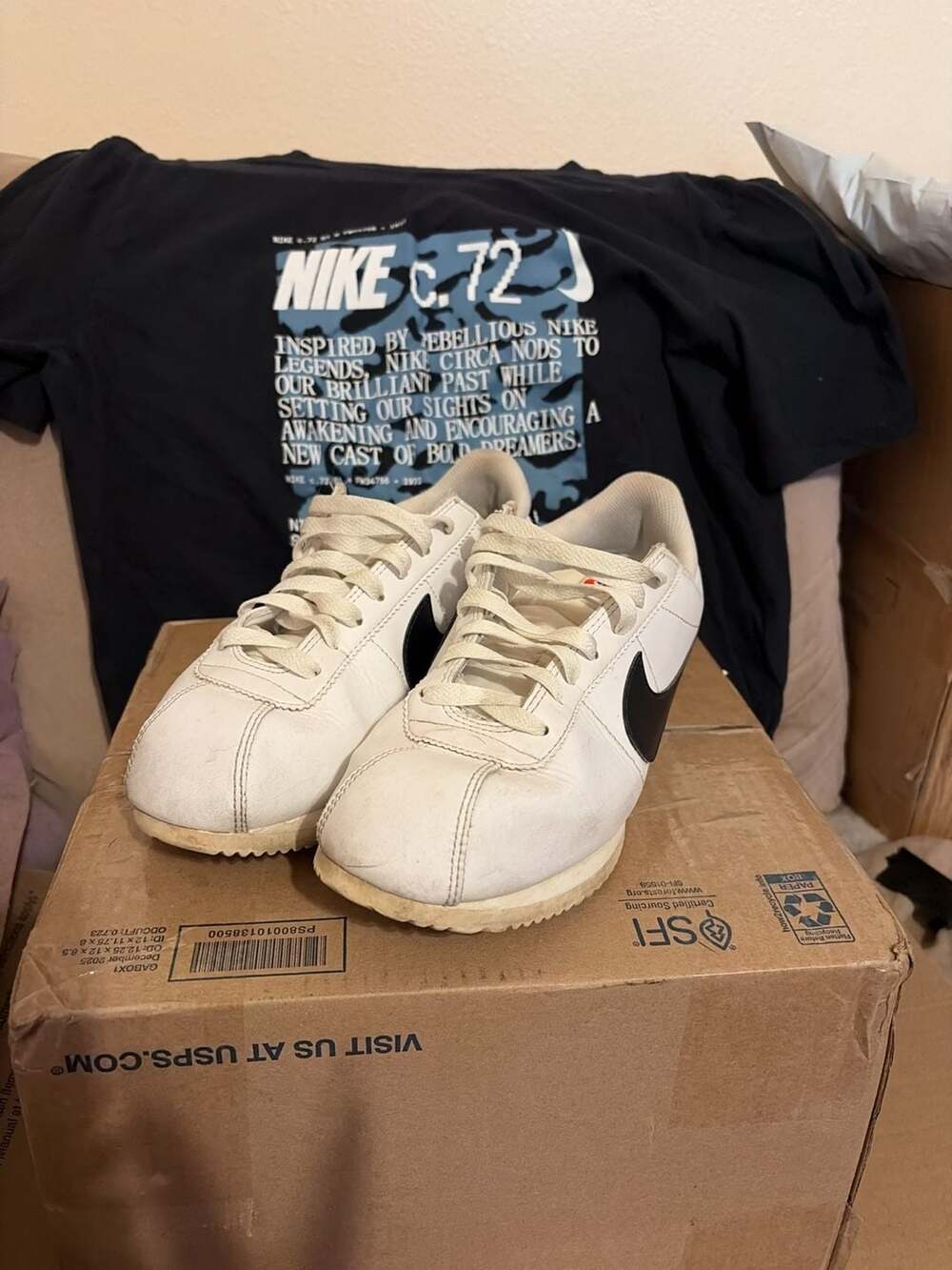 Nike Cortez Classic White Black Leather Sneakers bundle with TShirt size M